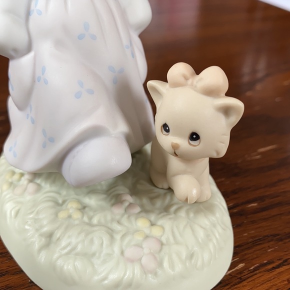 Precious Moments - Picture 6 of 8